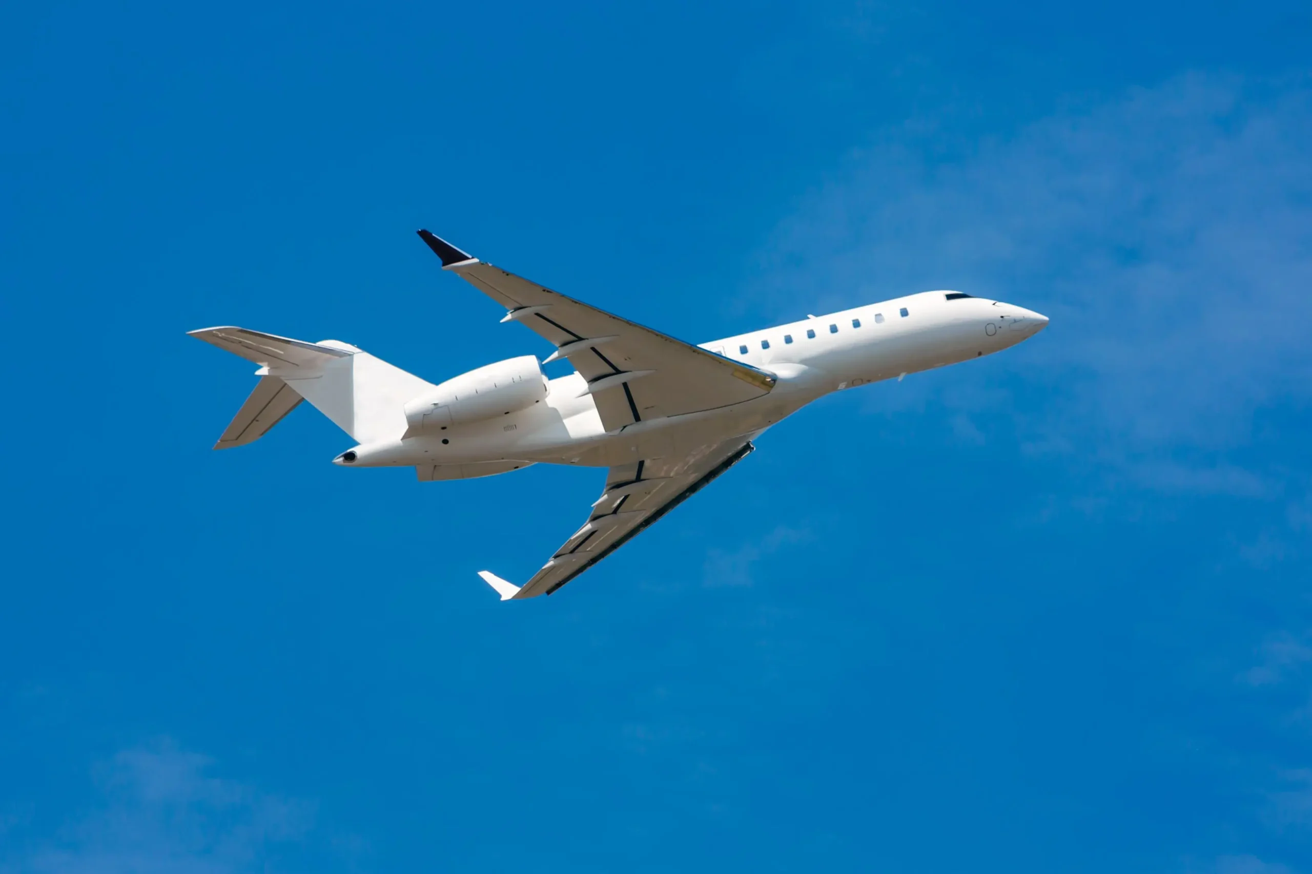 Heavy_Global_5000_Exterior_6c586bea3b