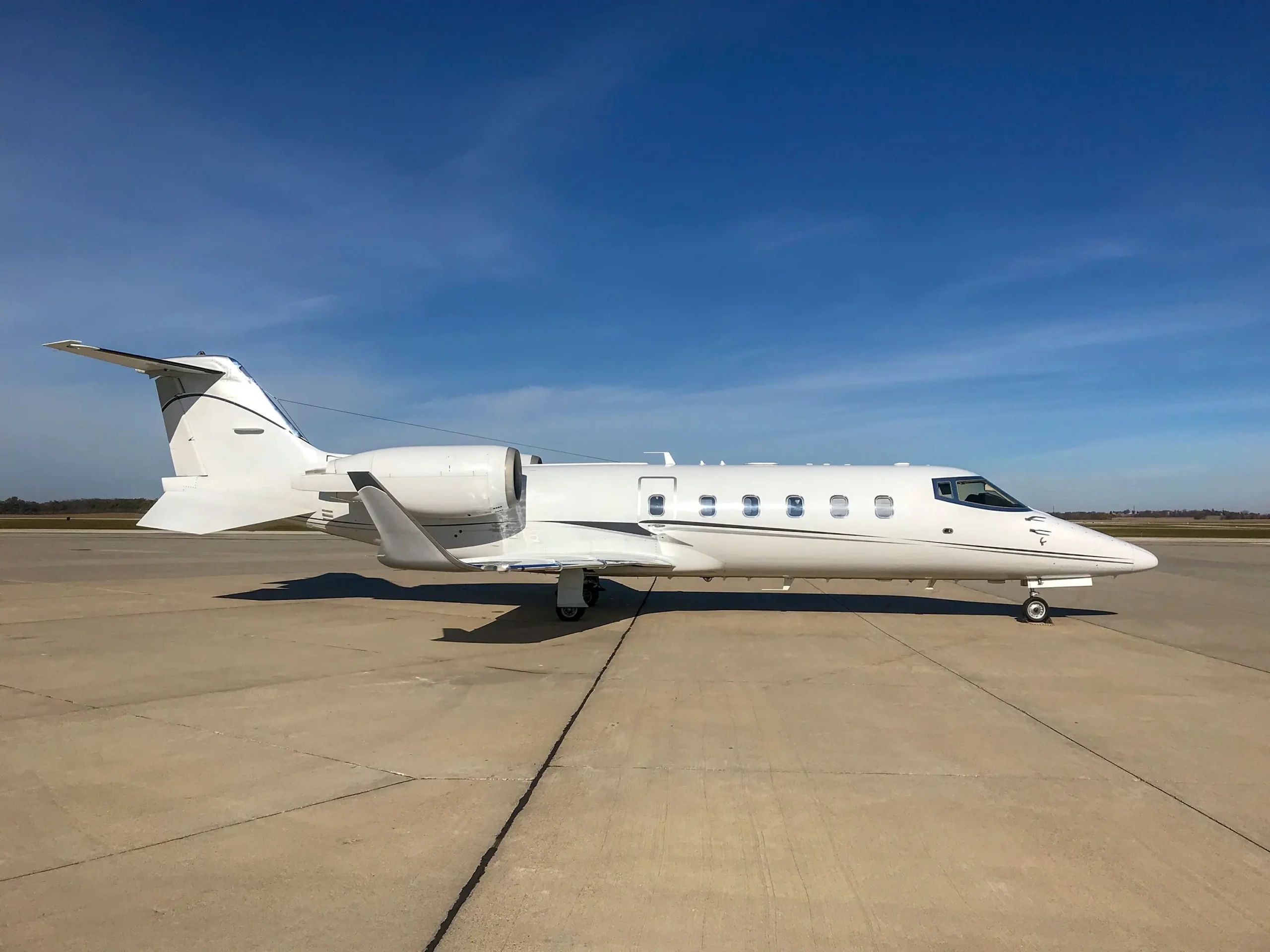 Mid_Learjet_60_XR_Exterior_eeceae98ca